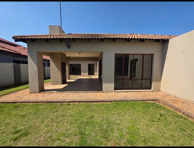 3 BEDROOM HOUSE TO LET IN VANDERBIJLPARK SE 8